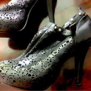 $25 ADD ON Sexy skull heels 40 or 9.5